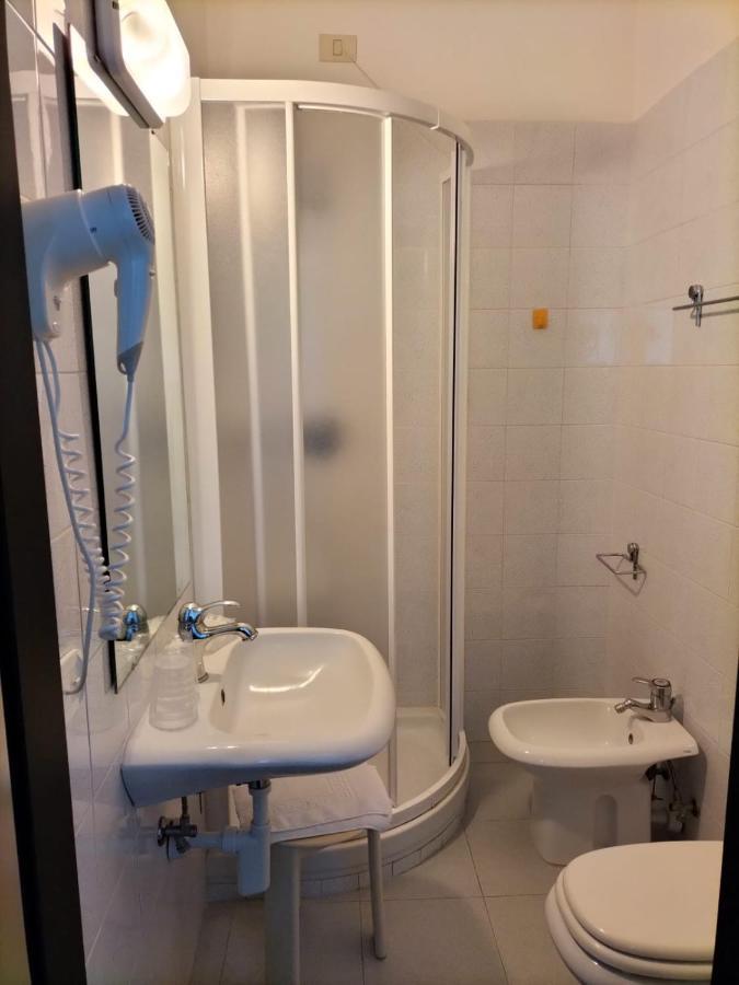 Hotel Aurora Кастильоне дела Пеская Екстериор снимка