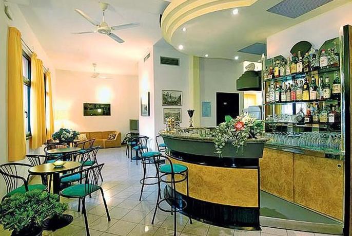 Hotel Aurora Кастильоне дела Пеская Екстериор снимка