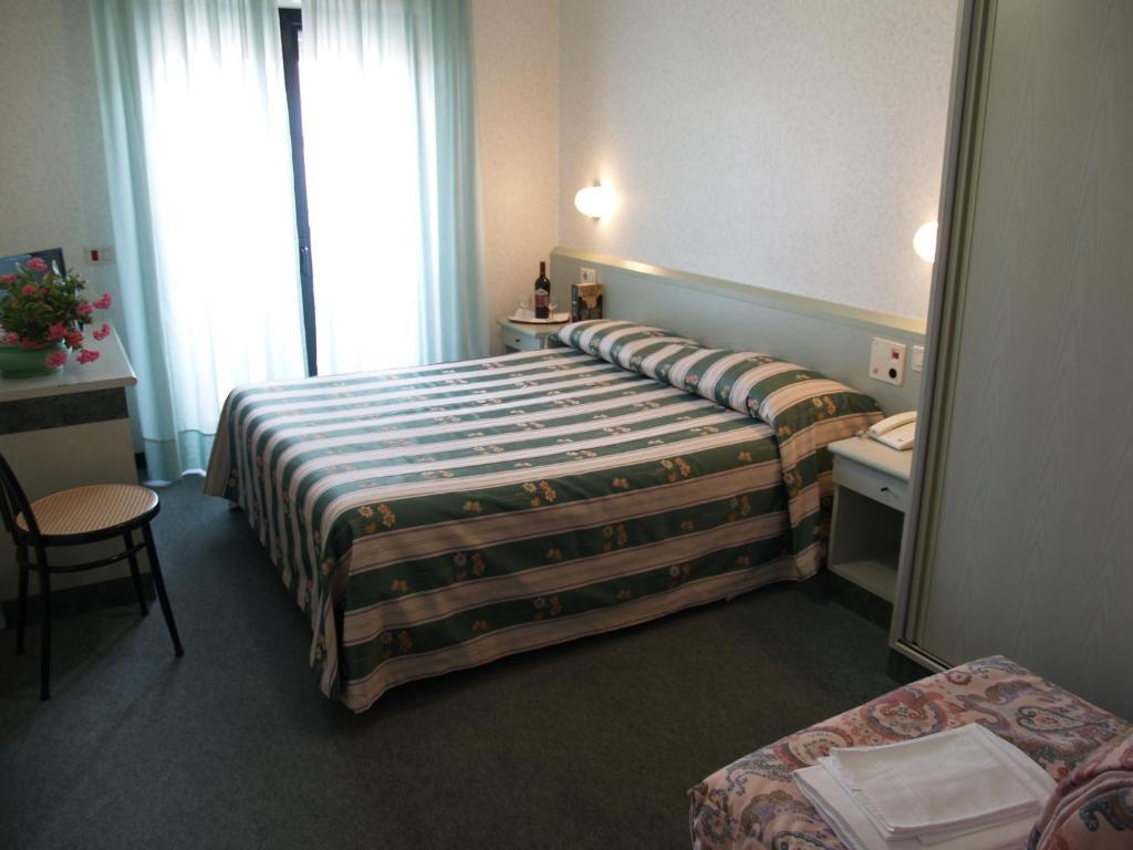 Hotel Aurora Кастильоне дела Пеская Стая снимка