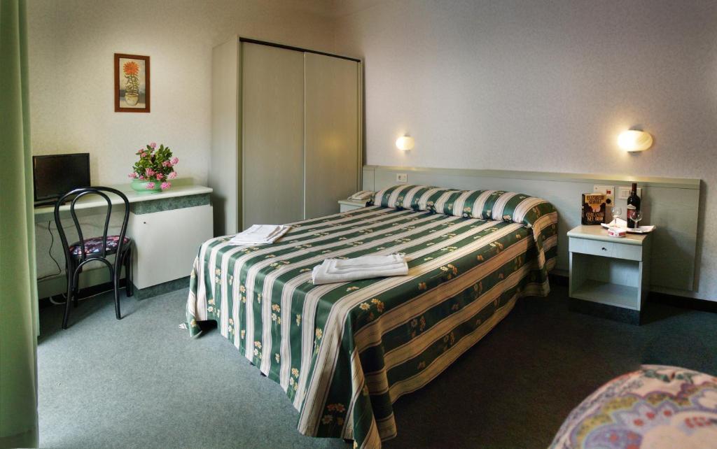 Hotel Aurora Кастильоне дела Пеская Стая снимка