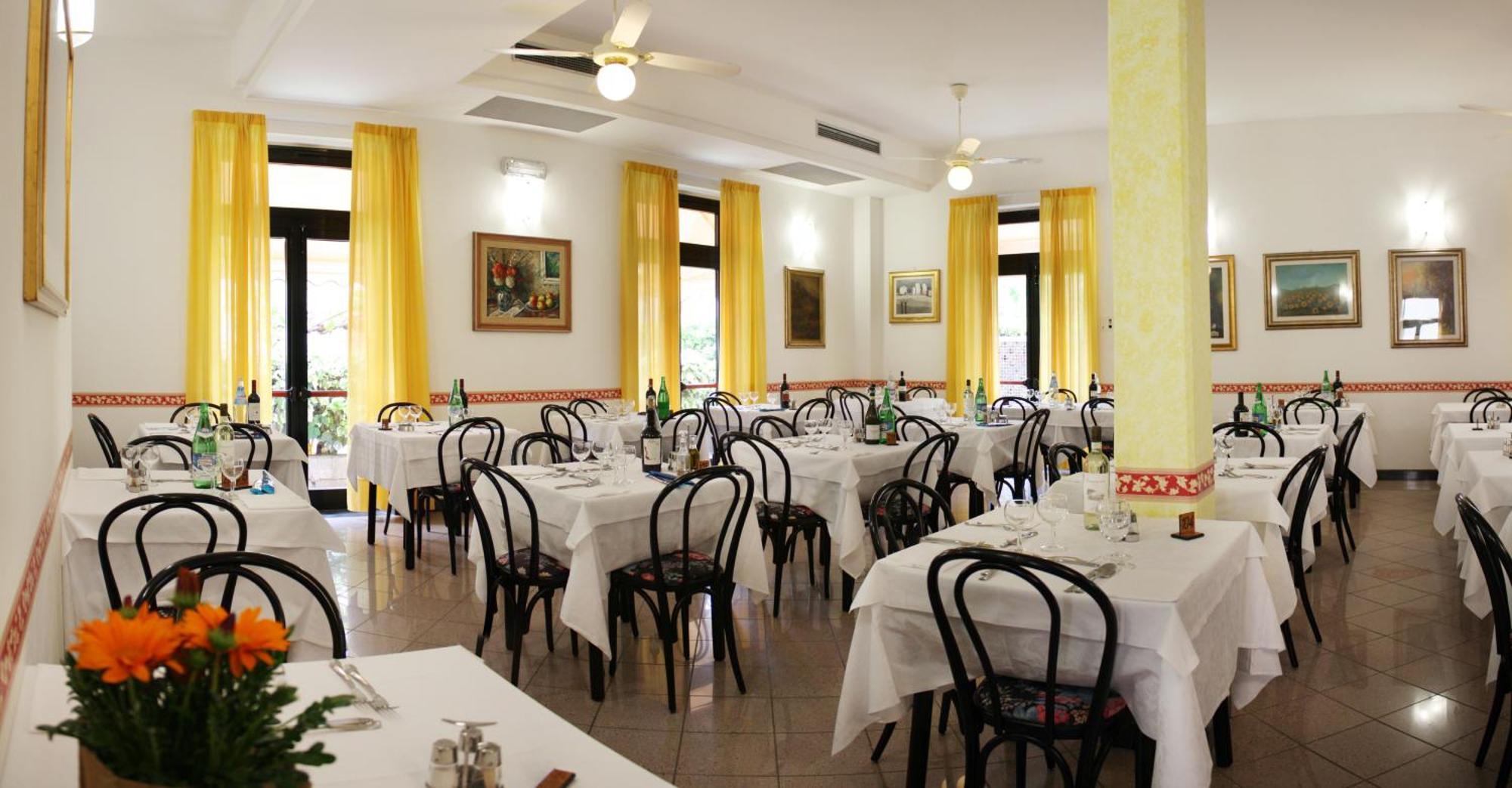 Hotel Aurora Кастильоне дела Пеская Екстериор снимка